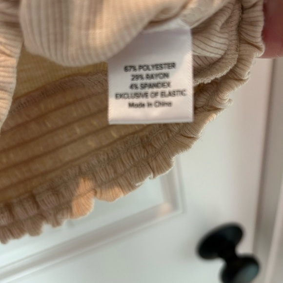 Evereve ruffle neck tank - Picture 4 of 4